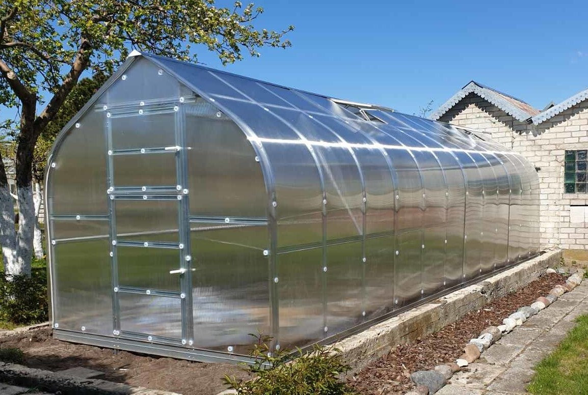 Serre de jardin polycarbonate design – La Bastide