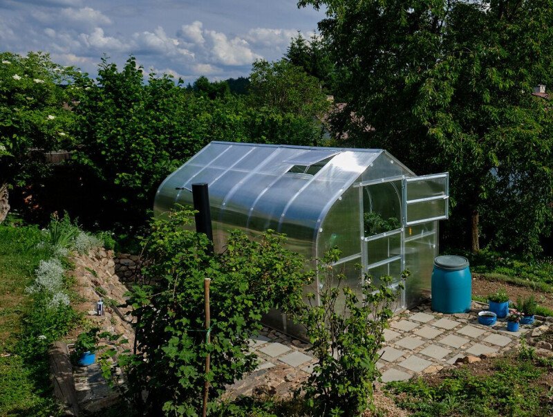 Serre de jardin polycarbonate design – La Bastide